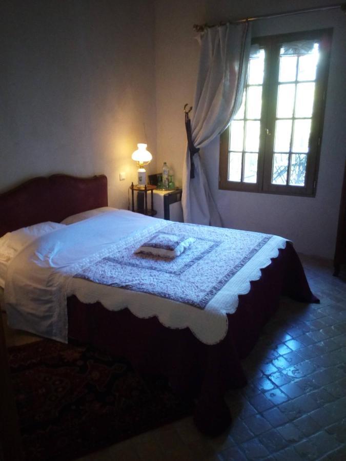 Roubies Bed & Breakfast Mons  Exterior photo